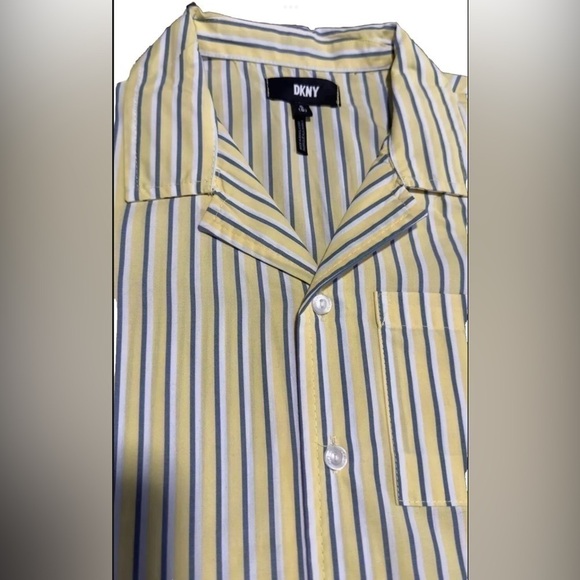 DKNY Boys Yellow Stripe Print Shirt Size 8 NWT - Picture 2 of 4